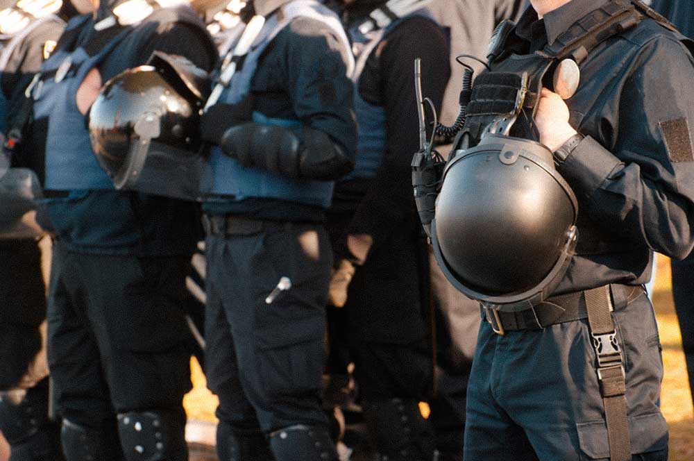 Quais são as Punições Disciplinares a que Estão Sujeitos os Policiais Militares do Rio de Janeiro?